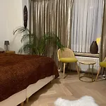 Logies One Room