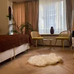 Logies One Room